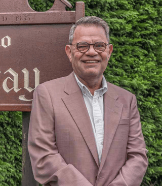 Logo Simon Young Estate Agent Logo Simon Young Estate Agent